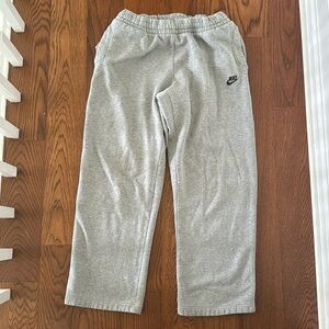 Men’s Nike Sportswear Wide Leg Fleece Sweatpants - Size Large - Gray
